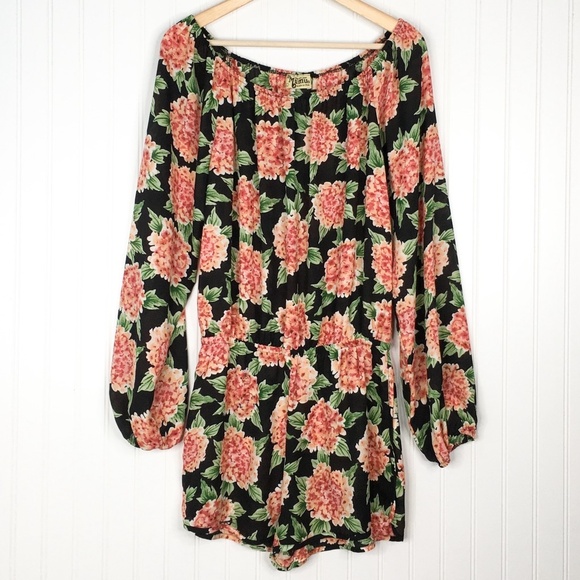 Show Me Your MuMu Floral Off-Shoulder Romper (M) β Boho Chic! πΈ - Picture 4 of 5